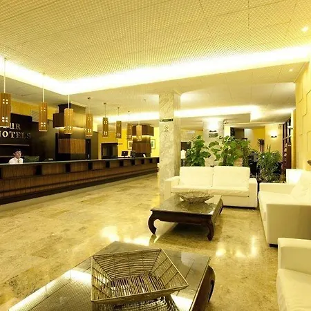 Leonardo Ibiza Santa Eulalia * Es Cana